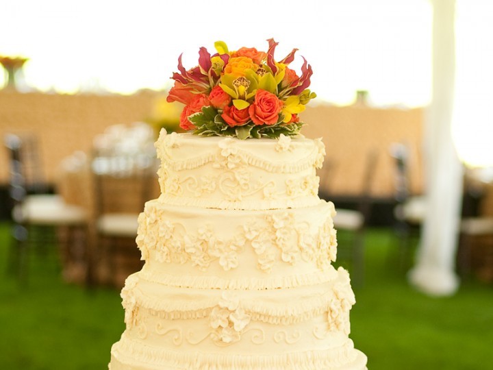 Cake at a modern style summer wedding